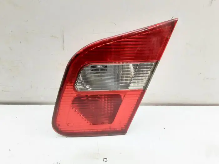 Luz trasera derecha Mitsubishi Carisma