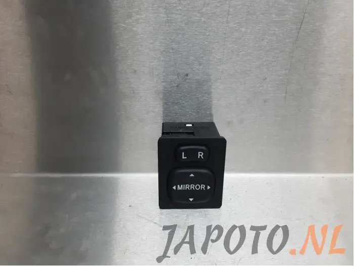 Interruptor de retrovisor Toyota IQ