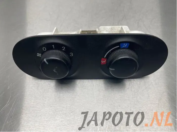Panel de control de calefacción Mazda MPV