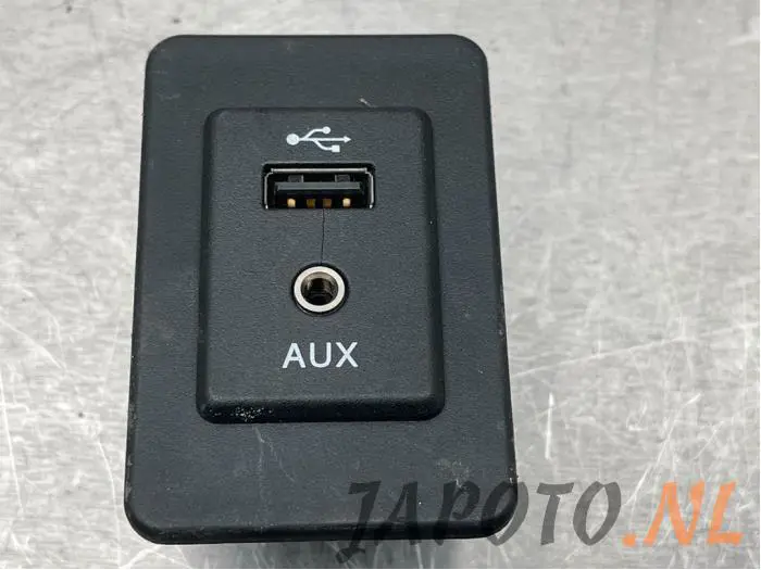 Conexión AUX-USB Nissan Note