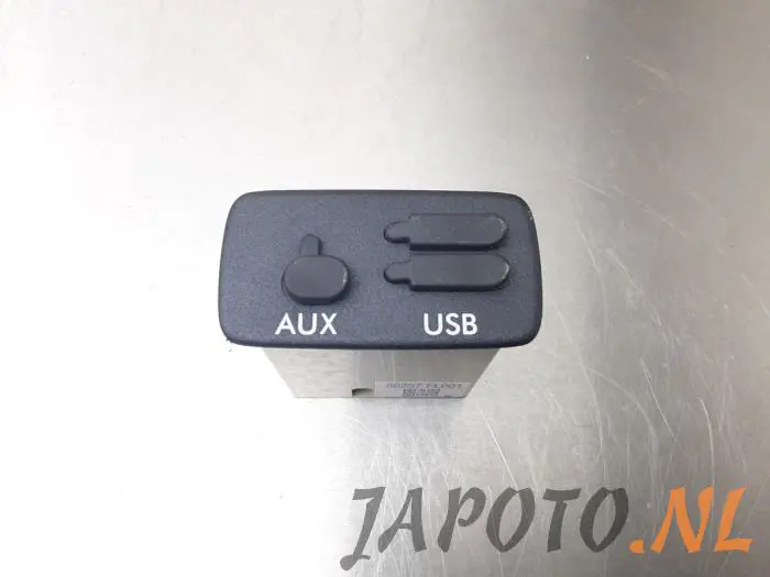 Conexión AUX-USB Subaru XV