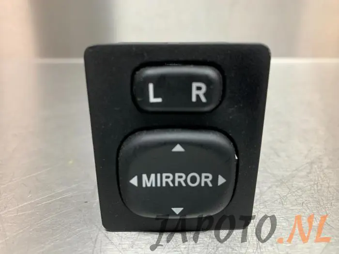 Interruptor de retrovisor Toyota IQ