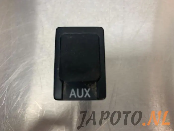 Conexión AUX-USB Toyota Rav-4