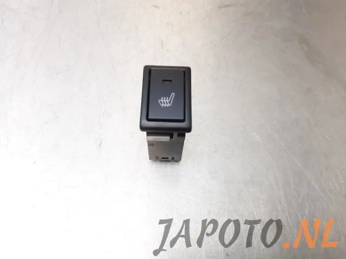Interruptor de calefactor de asiento Suzuki Ignis