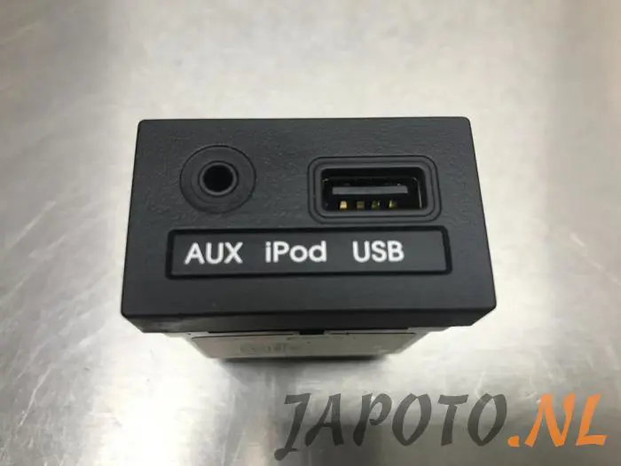 Conexión AUX-USB Hyundai I10