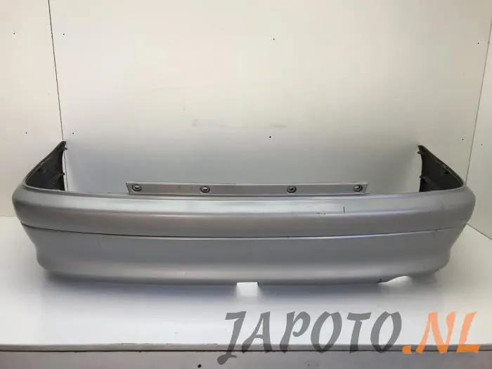 Parachoques trasero Toyota Avensis