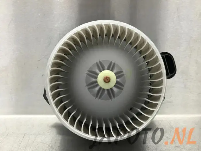 Motor de ventilador de calefactor Toyota Yaris