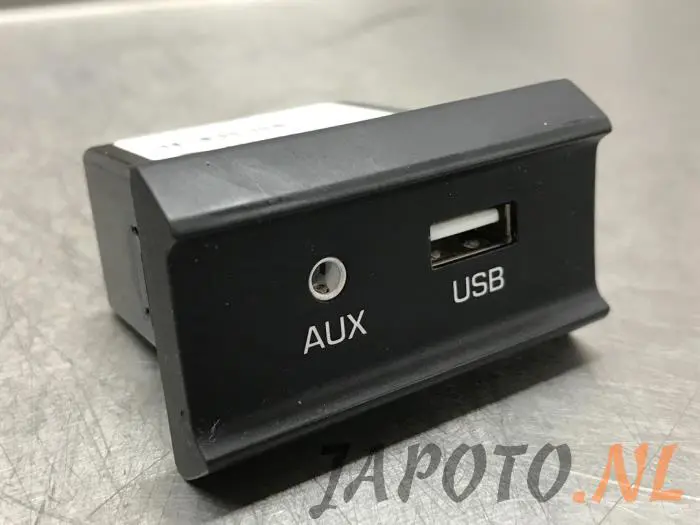 Conexión AUX-USB Kia Picanto