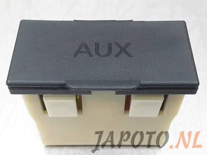Conexión AUX-USB Mitsubishi Lancer
