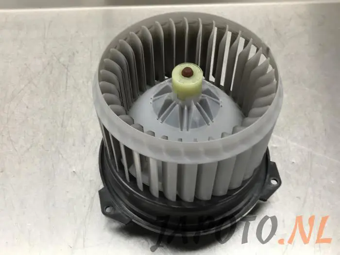 Motor de ventilador de calefactor Mitsubishi Space Star