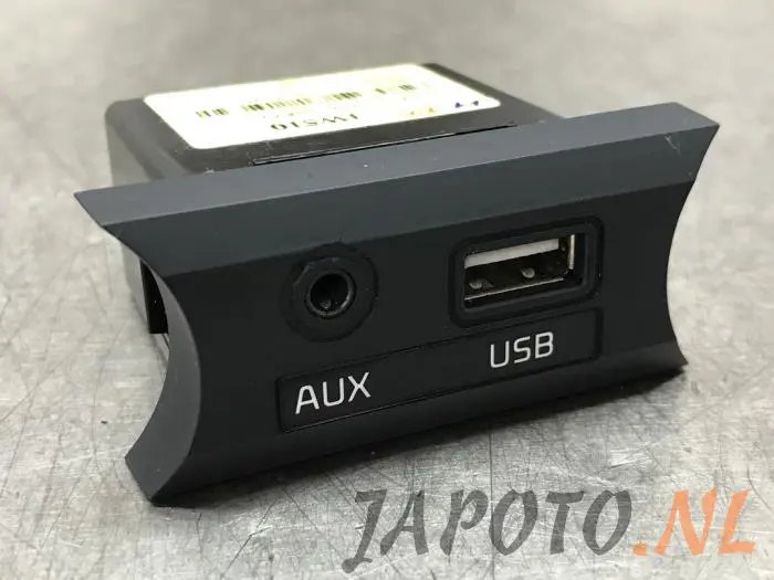 Conexión AUX-USB Kia Rio