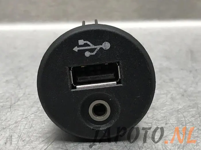Conexión AUX-USB Nissan Juke