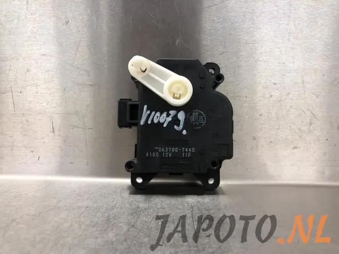 Motor de válvula de calefactor Toyota Prius