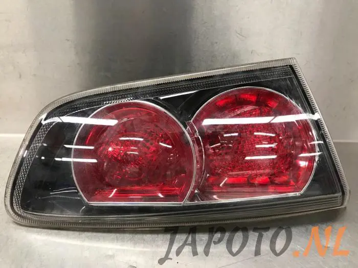 Luz trasera izquierda Mitsubishi Lancer