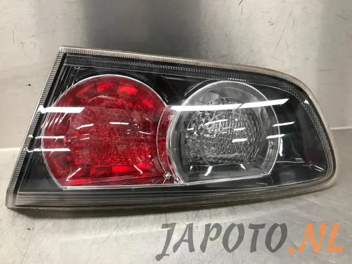 Luz trasera derecha Mitsubishi Lancer