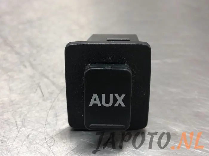 Conexión AUX-USB Honda Civic