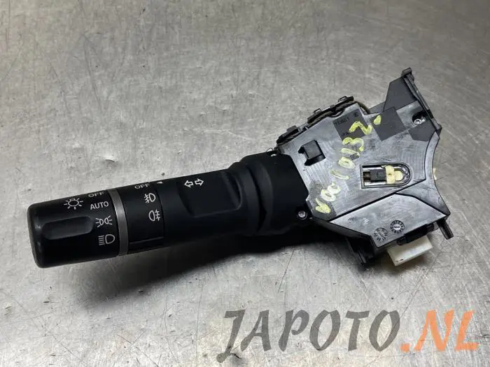 Interruptor de luz Mazda 2.