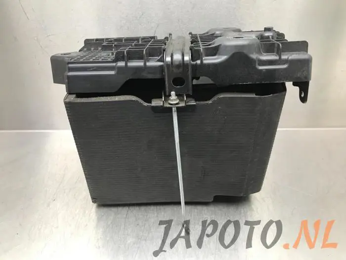 Caja de batería Suzuki Swift