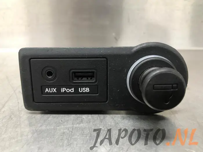 Conexión AUX-USB Hyundai IX20