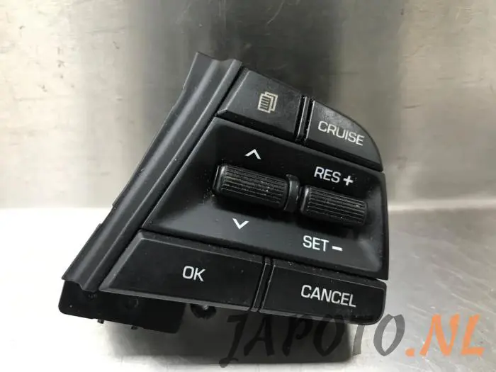Interruptor de mando de volante Hyundai Elantra