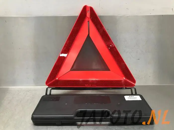 Triángulo de seguridad Kia Pro Cee'd