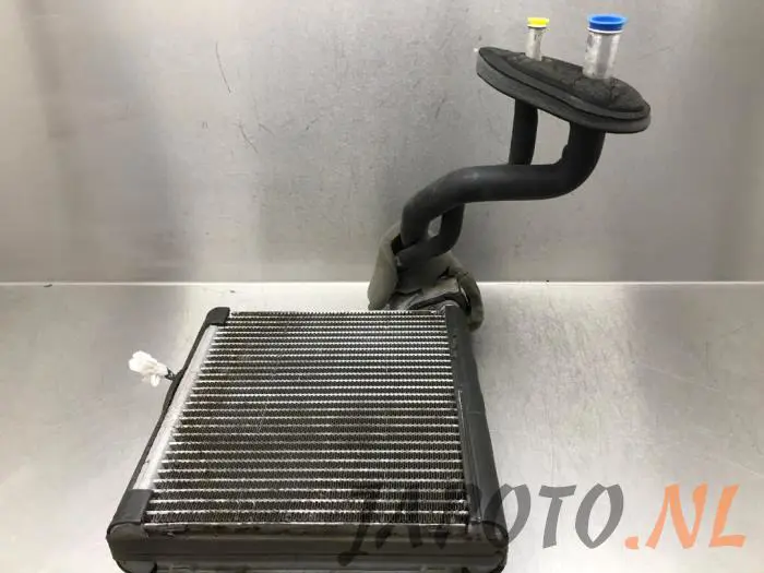 Evaporador de aire acondicionado Mazda 2.