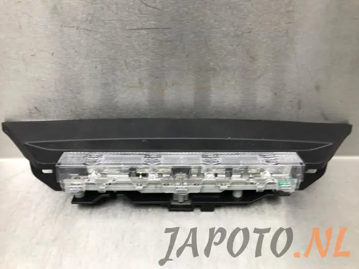 Luz de frenos adicional centro Toyota IQ