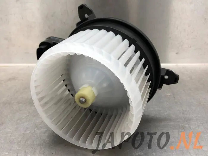 Motor de ventilador de calefactor Toyota Yaris