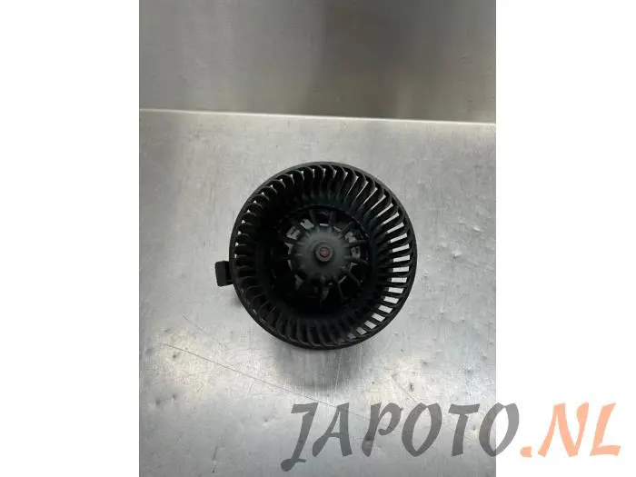 Motor de ventilador de calefactor Nissan Note