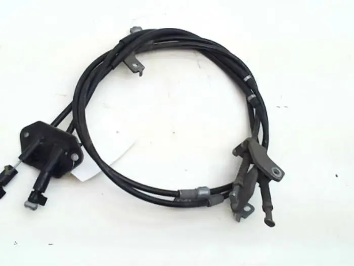 Cable de freno de mano Mazda 6.