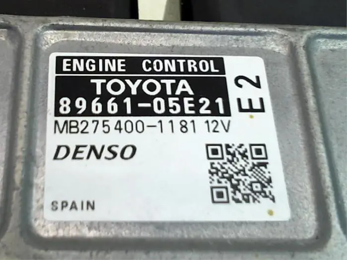 Cerradura de contacto y ordenador Toyota Avensis