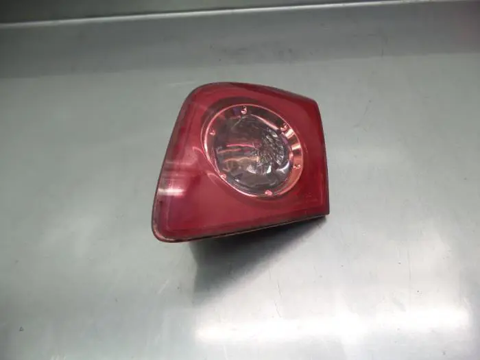 Luz trasera derecha Mazda 3.